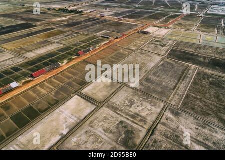 Champs de sel de Krong Kampot au Cambodge Asie Drone aérienne photo vue Banque D'Images