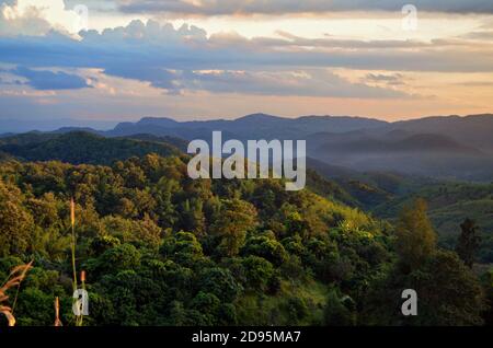 Chiang Rai, Thaïlande - vue près du village de Yafu Banque D'Images