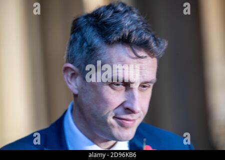 Londres, Royaume-Uni. 03ème novembre 2020. Gavin Williamson, secrétaire à l'éducation, quitte une réunion du cabinet à FCO London. Crédit : Ian Davidson/Alay Live News Banque D'Images