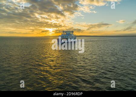 Ferry Wightlink traversant le Solent de l'île de Wight de Yarmouth à Lymington Hampshire Royaume-Uni. Octobre 2020 Banque D'Images