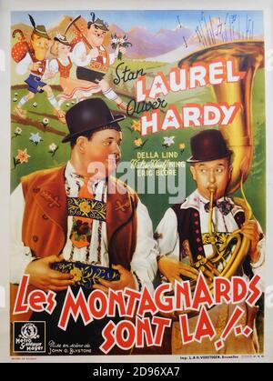 STAN LAUREL et OLIVER HARDY avec DELLA LIND en SUISSE MISS 1938 réalisateur JOHN G. BLYSTONE Histoire originale Jean Negudesco et Charley Rogers Hal Roach Studios / Metro Goldwyn Mayer Banque D'Images