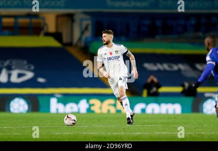 Leeds, Royaume-Uni. 2 novembre 2020. Midfielder de Leeds United Mateusz Klich (43) lors du match de football de première ligue de championnat anglais entre Leeds United et Leicester City le 2 novembre 2020 à Elland Road à Leeds, Angleterre - photo Simon Davies/ProSportsImages/DPPI/LM crédit: Paola Benini/Alay Live News Banque D'Images