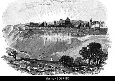 Vue de la fin du XIXe siècle depuis le Mont des oliviers de Jérusalem, construit sur un plateau dans les montagnes judaïennes entre la Méditerranée et la mer Morte. C'est l'une des plus anciennes villes du monde, et elle est considérée comme sainte pour les trois principales religions abrahamiques : le judaïsme, le christianisme et l'islam. Banque D'Images