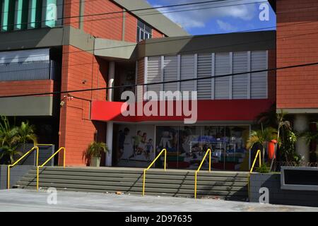 Brésil, 01, 11, 2020, ville de Marilia, État de Sao Paulo, la photo montre la façade d'une école élémentaire et moyenne, fermée depuis mars 2020 Banque D'Images