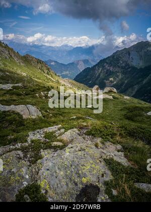 Pousses d'un trekking dans la vallée d'Aoste Banque D'Images