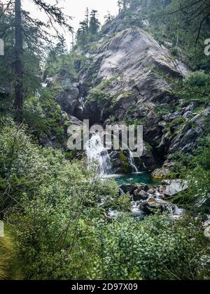 Pousses d'un trekking dans la vallée d'Aoste Banque D'Images