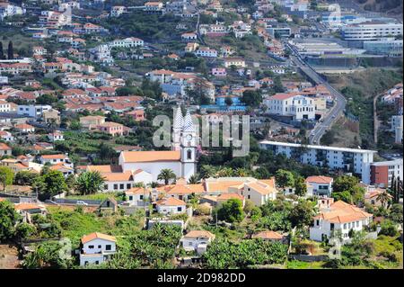 Vue sur la colline, du téléphérique de Funchal, Madère. Banque D'Images