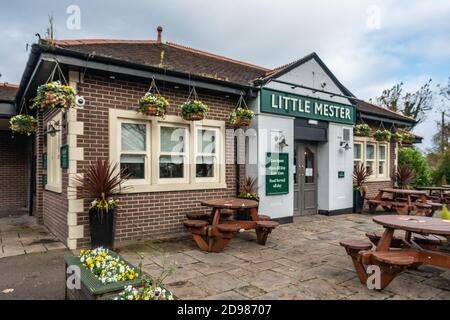 Little Mester pub à Dinnington, Angleterre Banque D'Images