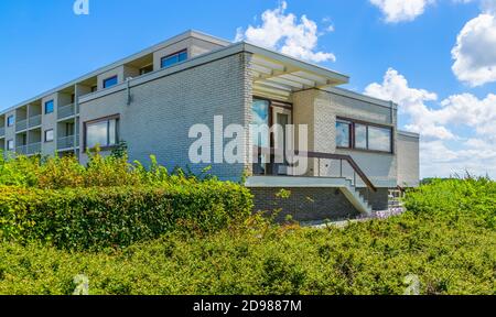 Maison hollandaise moderne avec des escaliers, Zeeland, pays-Bas Banque D'Images