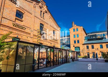 Praga Koneser Centre (Centrum Praskie Koneser) a réaménagé le complexe dans l'ancienne usine de vodka du quartier de Praga, à Varsovie, en Pologne Banque D'Images