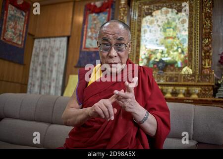 Dharamsala, Inde juillet 2009. Le 14ème et actuel Dalaï Lama, Tenzin Gyatso, chef spirituel du peuple tibétain, chez lui à McLeod Ganj. Banque D'Images