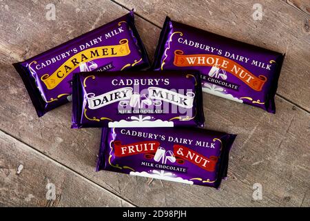 Cadbury Dairy Milk Classic Retro Collection Banque D'Images