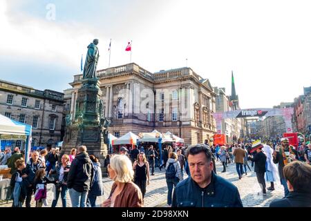 Besucher dans der Royal Mile von Edinburgh beim Fringe festival 13. Août 2019 Banque D'Images