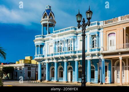 Le palais Ferrer avec tour d'observation, célèbre bâtiment néoclassique, maintenant Casa de la Cultura Benjamin Duarte - Maison provinciale de la Culture. Cienfuegos, Banque D'Images