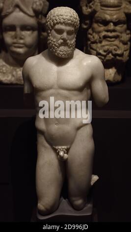 Hercules. Héros. 1er siècle après J.-C. Statue en marbre. Copie à petite échelle d'une statue de Myron. Il a été utilisé pour le culte domestique et situé dans un jardin privé. D'Alcala la Real (province de Jaen, Andalousie, Espagne). Madrid, Musée archéologique national, Espagne, Banque D'Images