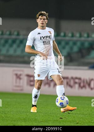 Vérone, Italie. 02 novembre 2020. Daam Foulon (Benevento) pendant Hellas Verona vs Benevento Calcio, football italien série A match à Vérone, Italie, novembre 02 2020 crédit: Agence de photo indépendante/Alamy Live News Banque D'Images