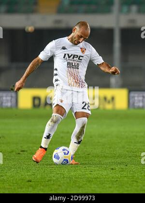 Vérone, Italie. 02 novembre 2020. Pasquale Schiattarella (Benevento) pendant Hellas Verona vs Benevento Calcio, football italien série A match à Vérone, Italie, novembre 02 2020 crédit: Agence de photo indépendante/Alamy Live News Banque D'Images