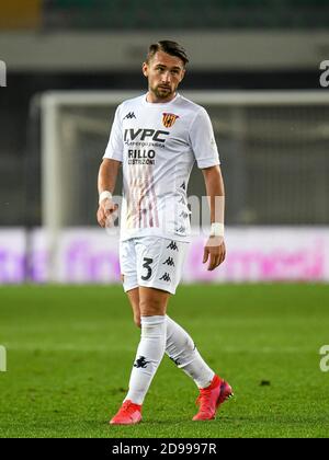 Vérone, Italie. 02 novembre 2020. Gaetano Letizia (Benevento) pendant Hellas Verona vs Benevento Calcio, football italien série A match à Vérone, Italie, novembre 02 2020 crédit: Independent photo Agency/Alay Live News Banque D'Images