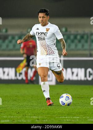 Gianluca Lapadula (Benevento) pendant Hellas Verona vs Benevento Calcio, football italien série A match, Vérone, Italie, 02 Nov 2020 crédit: LM/Ettore GRI Banque D'Images