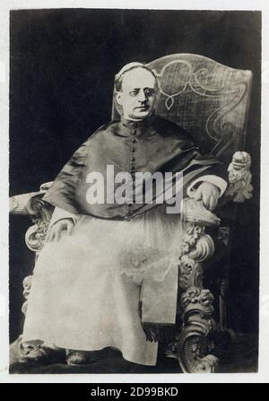 Pope PIO XI ( née Ambrogio Damiano Achille RATTI , 1857 - 1939 ), de 1922 à 1939 . - RELIGIONE CATTOLICA - RELIGION CATHOLIQUE - PAPA - PAPE - VATICANO - CITÉ DU VATICAN - Lens - occhiali da vista - PIE --- Archivio GBB Banque D'Images
