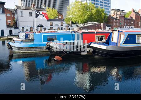 Bateaux à rames dans Gas Street Basin Birmingham Angleterre Royaume-Uni Banque D'Images