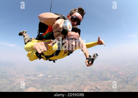 Sky Dive tandem bonheur Banque D'Images