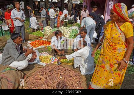 JAIPUR, INDE, le 26 octobre 2017 : au marché. Jaipur est une destination touristique populaire en Inde et sert de passerelle vers d'autres destination touristique Banque D'Images