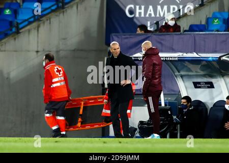 Madrid, Espagne. 03ème novembre 2020. Zinedine Zidane, entraîneur en chef du Real Madrid pendant la Ligue des champions de l'UEFA, la scène du groupe, le match de football du groupe B entre le Real Madrid CF et le FC Internazionale le 3 novembre 2020 au stade Alfredo Di Stefano à Valdebebas près de Madrid, Espagne - photo Oscar J Barroso / Espagne DPPI / DPPI crédit: LM/DPPI/Oscar Barroso/Alay Live News crédit: Gruppo Editoriale LiveMedia/Alay Live News Banque D'Images