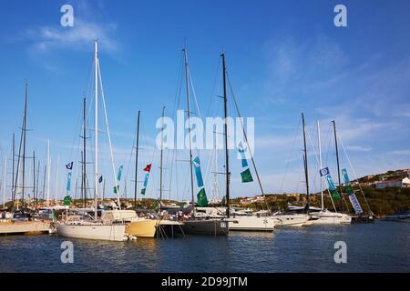 Porto Cervo, Italie - 1er septembre 2019. Participants à la course de bateau maxi Yacht Rolex Cup dans le port. Banque D'Images
