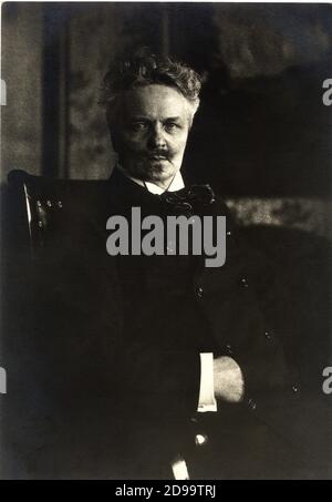 Le célèbre dramaturge suédois Johan August STRINDBERG ( 1849 - 1912 ) - TEATRO - THEATHER - DRAMMATURGO - Letteratura - Littérature - bachigi - moustache - barba - pizzeria - barbe - colletto - collier - Archivio GBB Banque D'Images