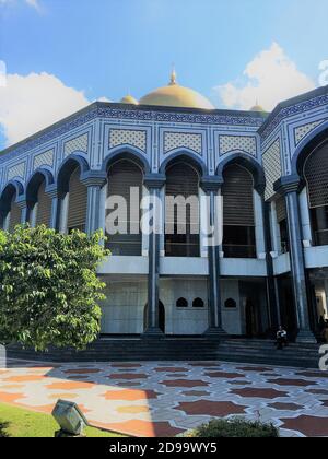 conception moderne de la mosquée brunei jame asr hassanil bolkiah Banque D'Images