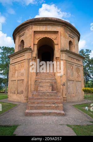 Le ranch ghar sibsagar assam est un bâtiment à deux étages qui servait autrefois de pavillon sportif royal Banque D'Images