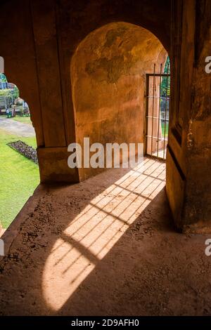 Le ranch ghar sibsagar assam est un bâtiment à deux étages qui servait autrefois de pavillon sportif royal Banque D'Images