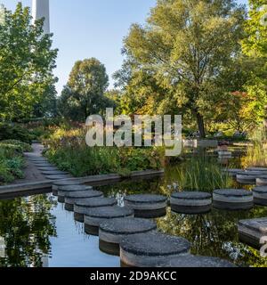 Planten un Blomen est un grand parc urbain à Hambourg, en Allemagne. Le nom Planten un Blomen signifie « plantes et fleurs » en anglais. Banque D'Images