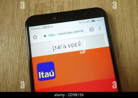 KONSKIE, POLOGNE - 11 juin 2019 : site Internet de la banque Itau Unibanco affiché sur téléphone portable Banque D'Images