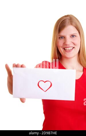 La femme blonde montre une lettre d'amour Banque D'Images