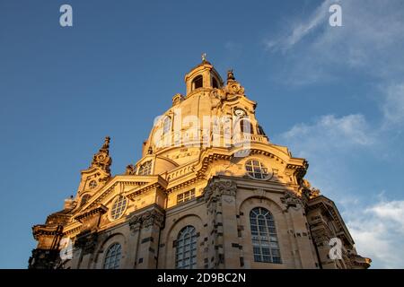 DRESDE, SAXE, ALLEMAGNE - 22 AOÛT 2020 : vue sur le Frauenkirche baroque sur le Neuer Markt dans le centre de Dresde. Une excursion populaire destina Banque D'Images