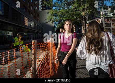 NEW YORK, Etats-Unis - 22 septembre 2016 : New York et New Yorkers. Scène de rue de Manhattan. Les Américains dans les rues de New York vont travailler tôt dans le Banque D'Images