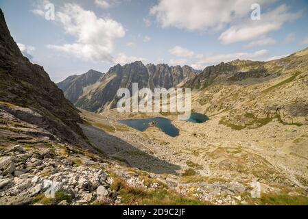 Paysage de montagne avec Tarns. Zabie Plesa dans les montagnes des Hautes Tatras, Slovaquie Banque D'Images