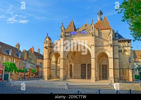 La collégiale Notre-Dame de Beaune à Beaune, bourgogne, france. Banque D'Images