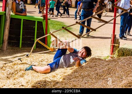 Festival de la Renaissance de l'Arizona et marché artisanal, impossible Rope Ladder Banque D'Images
