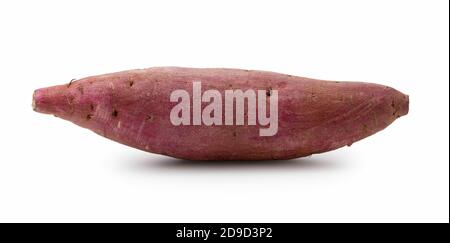 Une patate douce placée sur un fond blanc Banque D'Images