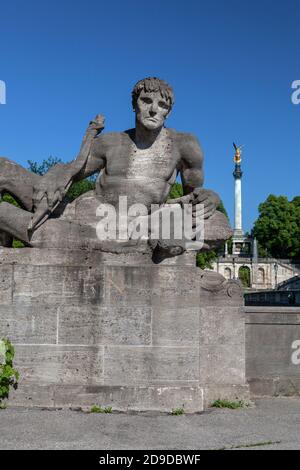 Géographie / Voyage, Allemagne, Bavière, Munich, ange de la paix avec la statue de l'herbe de canapé au Luitpo, Additional-Rights-Clearance-Info-not-available Banque D'Images