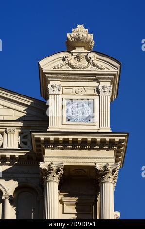 Façade baroque de l'église Eglise de la Madeleine (1691-1703) Façade de 1855-60 sur la place des rêcheurs Aix-en-Provence Provence Provence France Banque D'Images