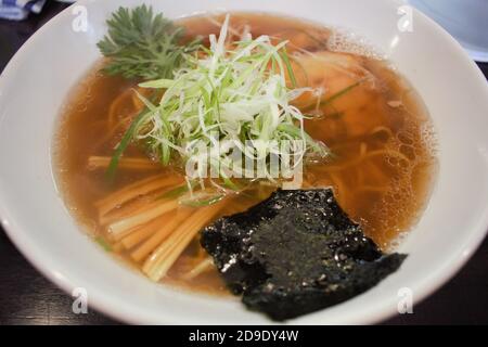 Bol de Shoyu Ramen à Sapporo, Hokkaido, Japon Banque D'Images