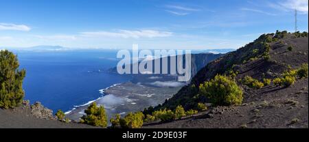 Panorama sur El Hierro - vue sur la vallée de El Golfo Près du sommet de Malpaso Banque D'Images
