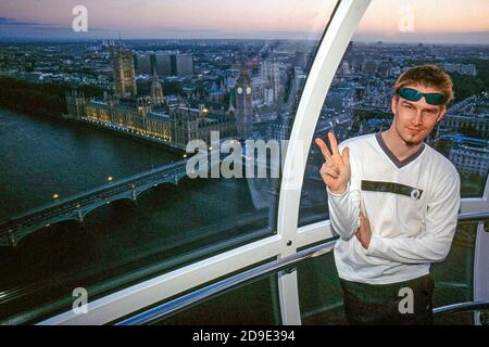 Le musicien techno finlandais Darude à Londres fait la promotion de son single Sandstorm, qui est devenu le numéro 3 du barème officiel du Royaume-Uni En juin 2000 et un monde Banque D'Images