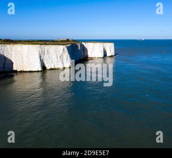 Vue aérienne de l'arche de la mer de Chalk, à Kingsgate Bay, Broadescaliers Kent Banque D'Images