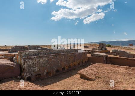 Site archéologique de Pumapunku, Tiwanaku ou Towanacu , Altiplano, Municipalité la Paz, Bolivie, Amérique latine Banque D'Images