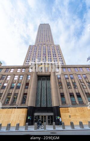 L'embarquement des magasins fait face à Manhattan pour les élections présidentielles américaines 2020. Banque D'Images